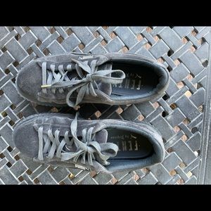 PUMA FENTY sneakers size 9 in very good condition